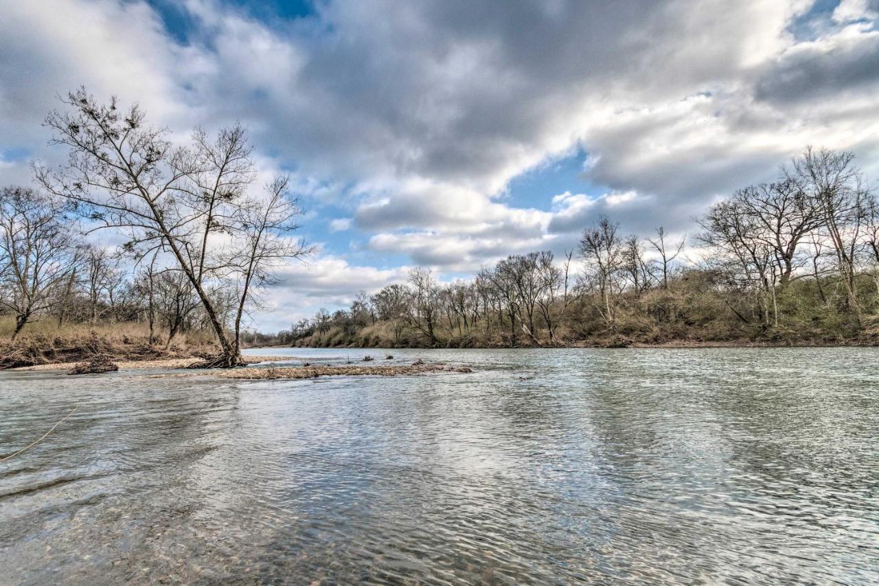 Upscale Riverfront Home With Beach And Fire Pit! Glenwood Экстерьер фото