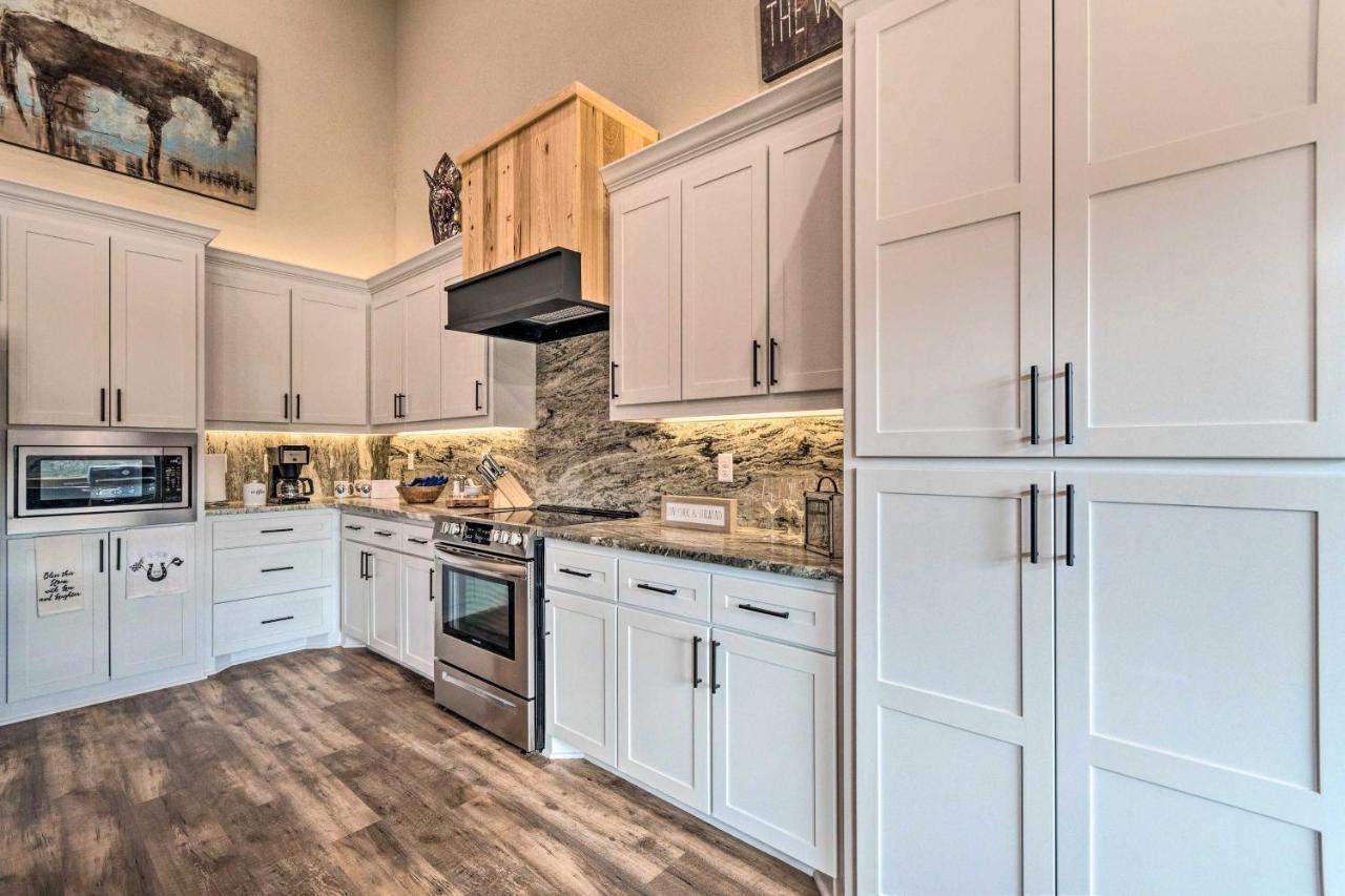 Upscale Riverfront Home With Beach And Fire Pit! Glenwood Экстерьер фото