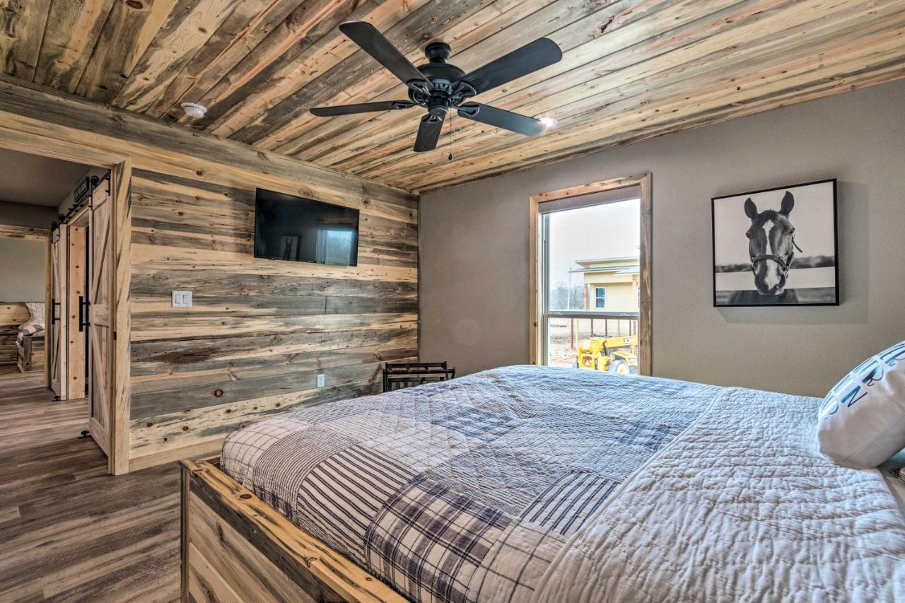 Upscale Riverfront Home With Beach And Fire Pit! Glenwood Экстерьер фото