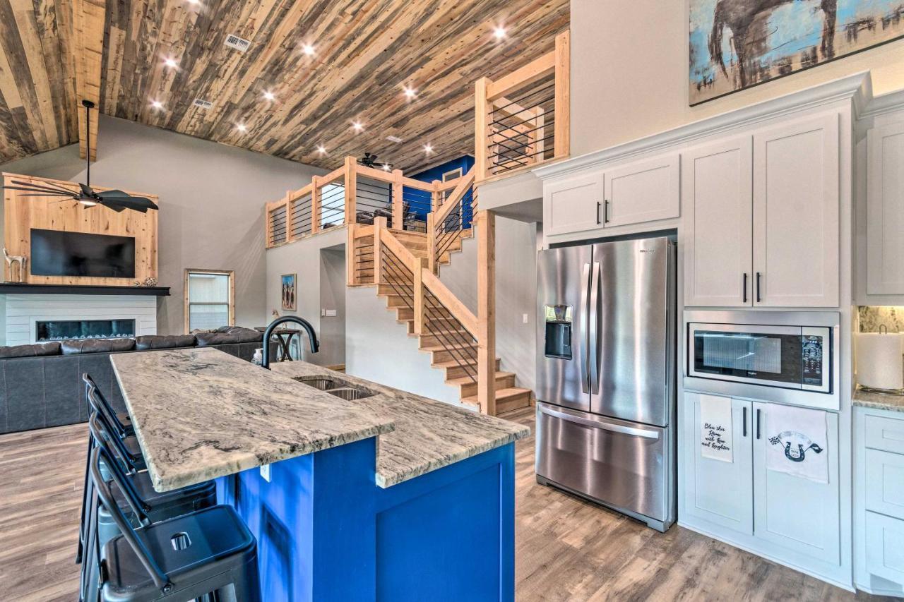 Upscale Riverfront Home With Beach And Fire Pit! Glenwood Экстерьер фото